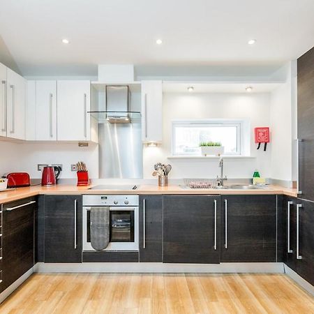 Roomspace Serviced Apartments - Abbot'S Yard Γκίλντφορντ Εξωτερικό φωτογραφία