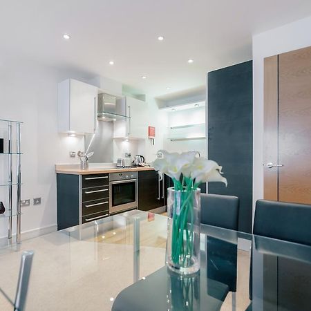 Roomspace Serviced Apartments - Abbot'S Yard Γκίλντφορντ Εξωτερικό φωτογραφία
